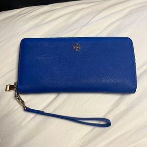 COPY - Tory Burch large travel wallet